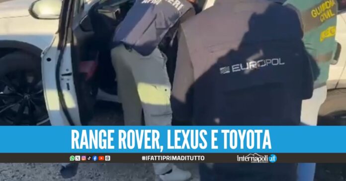 Rubavano auto dei vip in Italia e le vendevano a Dubai: 9 arresti