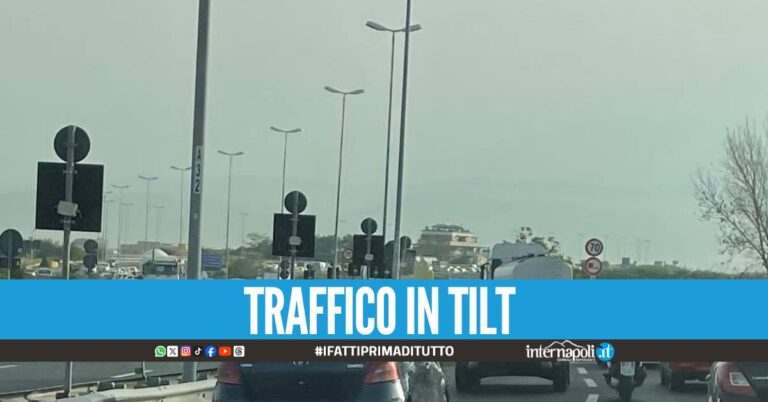 Incidente tra 3 veicoli sull'Asse Mediano, c'è un ferito ad Afragola