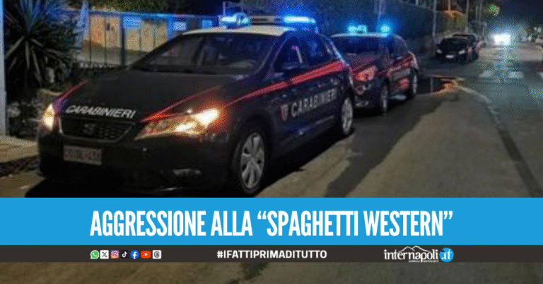 Follia in casa ad Arzano: prende a morsi e coltellate il compagno, poi gli tira addosso un mobile