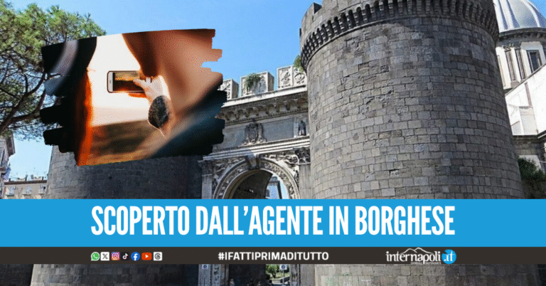 Ruba il telefono alle turiste durante il selfie, arrestato 34enne a Napoli