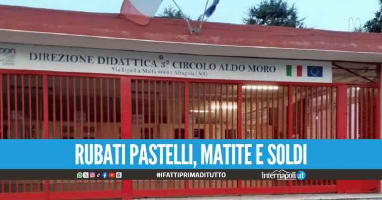 Ladri nella scuola ad Afragola, prima di scappare via fanno cacca sui banchi