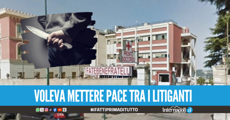 Cerca di sedare una lite ma viene accoltellato, 18enne finisce in ospedale a Napoli