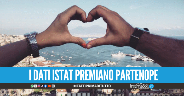 Napoli città più amata dagli italiani, +45% di visitatori in tre anni