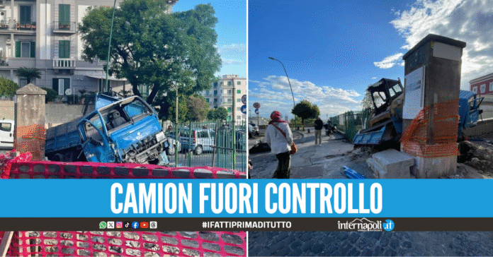 Panico al Vomero, camion senza freni distrugge dieci auto e si schianta contro un muro