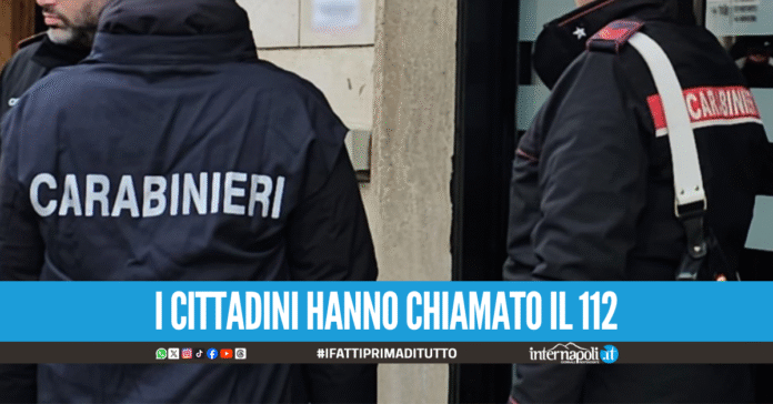 Rapina e sequestro di persona nel centro scommesse di fronte alla caserma, due arresti