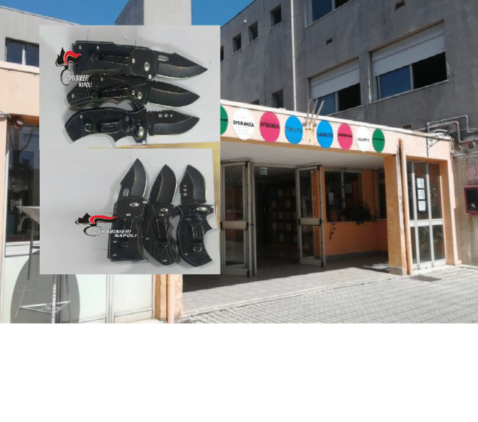 Armati di coltelli nella scuola al Parco Verde, minorenni scoperti e segnalati