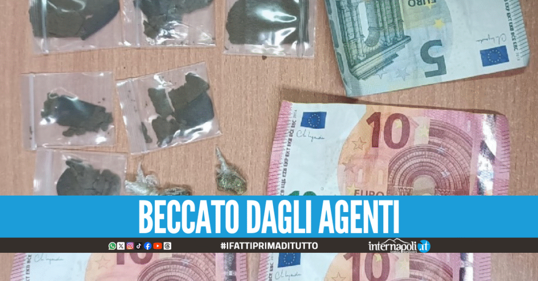 Beccato a vendere droga durante la movida, 19enne in manette ad Acerra