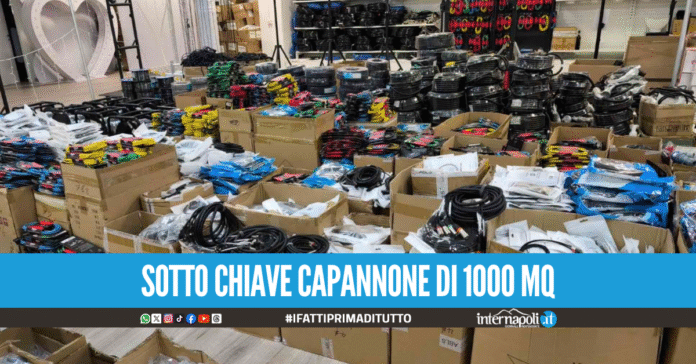 Blitz nel capannone abusivo a Barra, sequestrati 4500 fuochi e 1000 chili di materiale pirotecnico