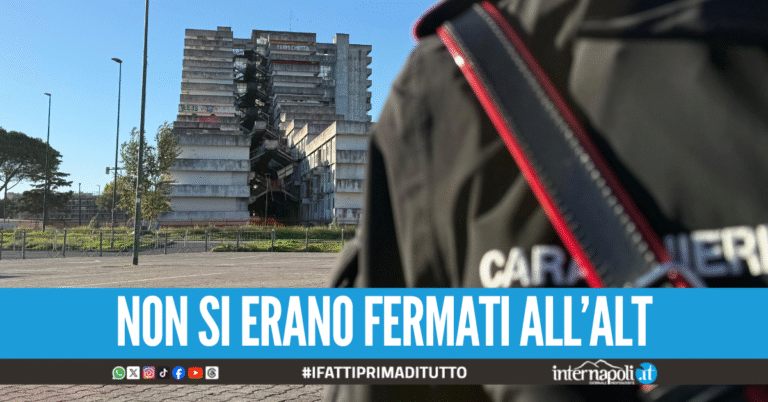 Inseguimento da film per le vie di Scampia, 14enne si lancia dallo scooter senza casco