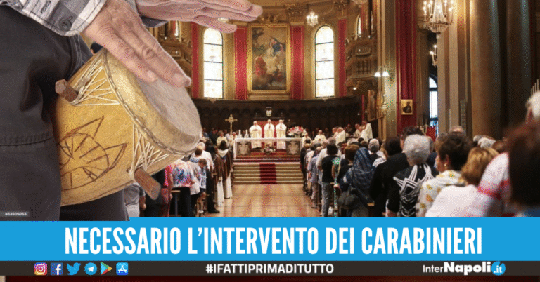 Giugliano, uomo entra in chiesa suonando un tamburo: sospesa la Messa