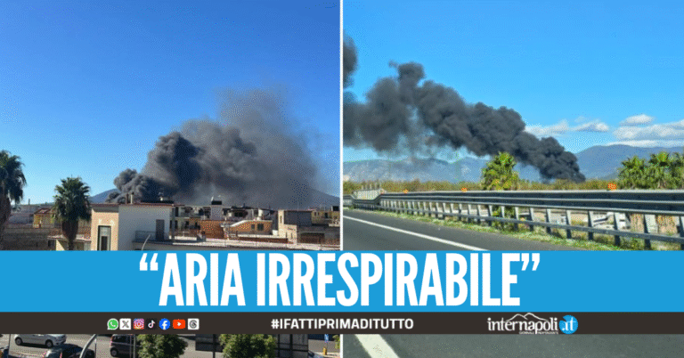 Incendio nel deposito a Palma Campania, densa nube nera visibile per chilometri