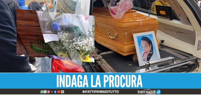 "Vogliamo la verità per Nunzia", il dolore ai funerali a Marianella