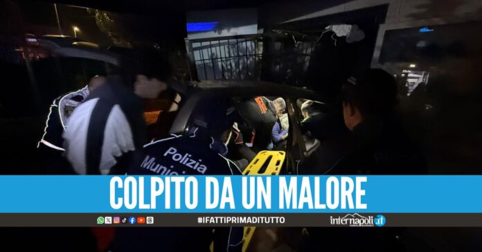 Incidente a Pompei, automobilista si schianta nel negozio