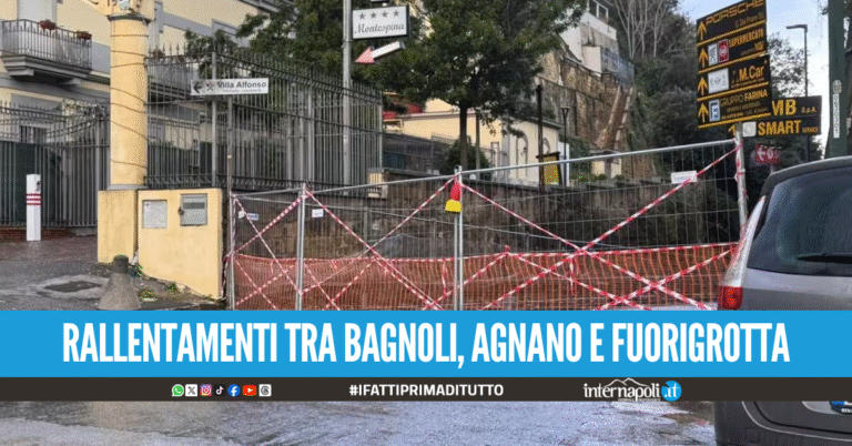 Crolla costone su via Agnano-Astroni, chiuso un tratto della strada