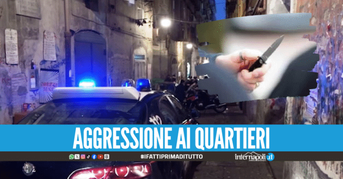 Paura nella notte ai Quartieri Spagnoli, 28enne accoltellato da tre persone
