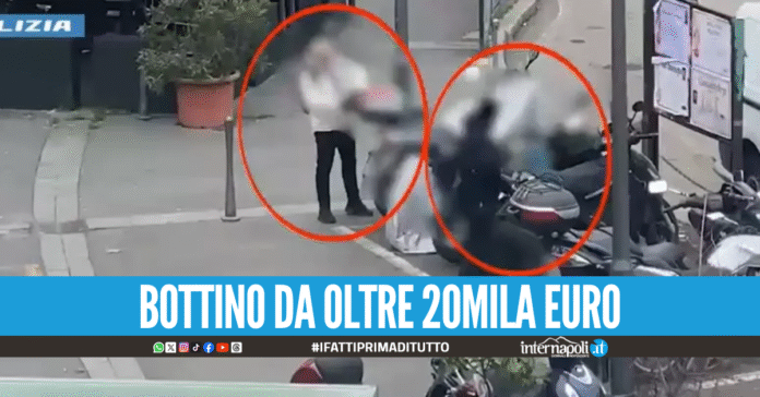 Rapinavano orologi di lusso con la tecnica dello specchietto, due arresti a Napoli