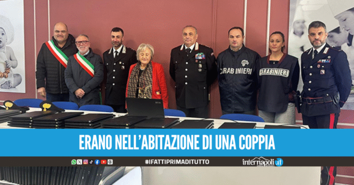 Rubati 114 computer da una scuola nel Casertano, ritrovati a Scampia