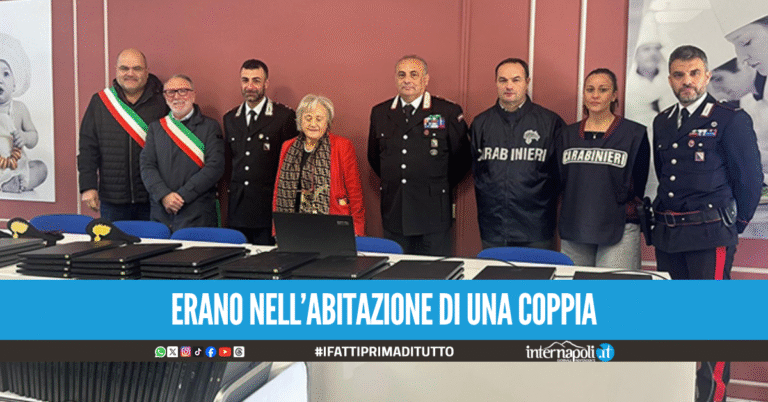 Rubati 114 computer da una scuola nel Casertano, ritrovati a Scampia