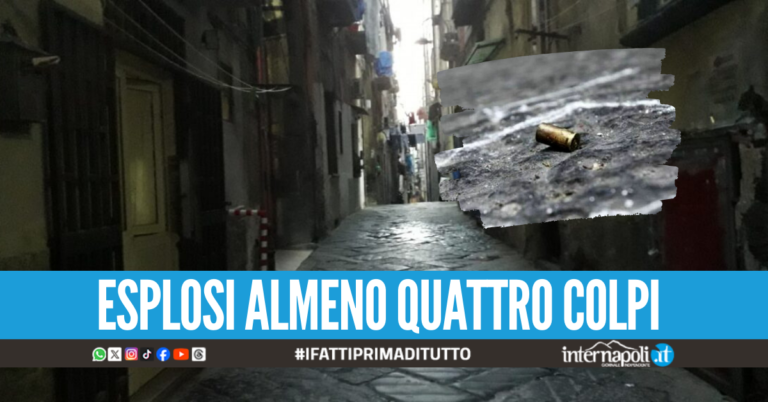Spari in centro a Napoli, colpito l'androne del palazzo