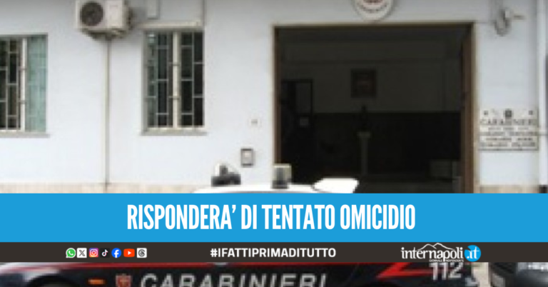 Follia a Melito, investe i suoceri fuori la caserma dei carabinieri