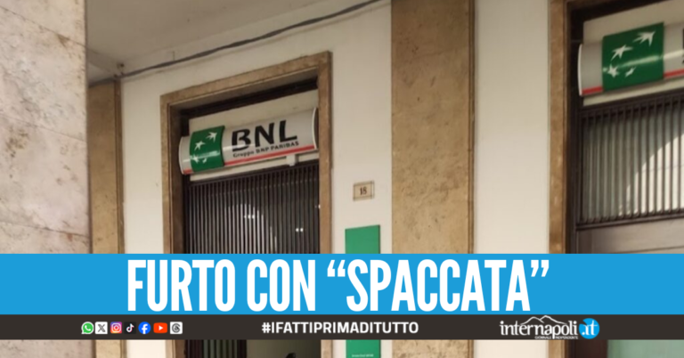 Raid in banca a Pomigliano, ladri sfondano l'ingresso e fanno razzia del bottino