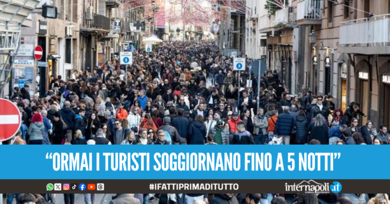 A Napoli il turismo vola tutto l'anno, previsto oltre un milione di arrivi tra Natale e Capodanno