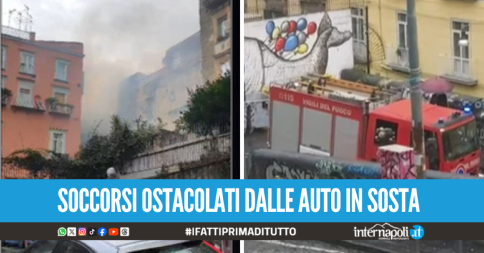 Fiamme nella palazzina al centro di Napoli, evacuato l'intero edificio