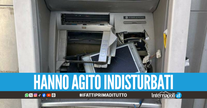 Banda della “marmotta” in azione a Brusciano, fanno saltare il bancomat e fuggono con i soldi