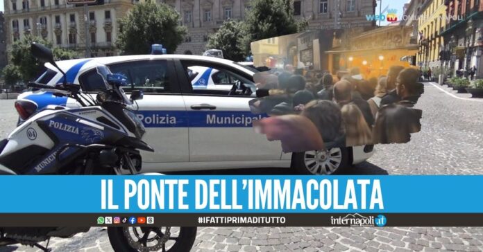 In arrivo 350mila turisti a Napoli, c'è il piano sicurezza del Comune