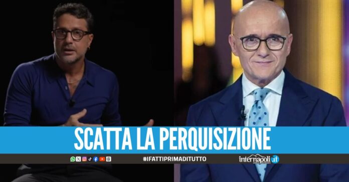 Corona indagato dopo la denuncia di Signorini, l'accusa è di revenge porn