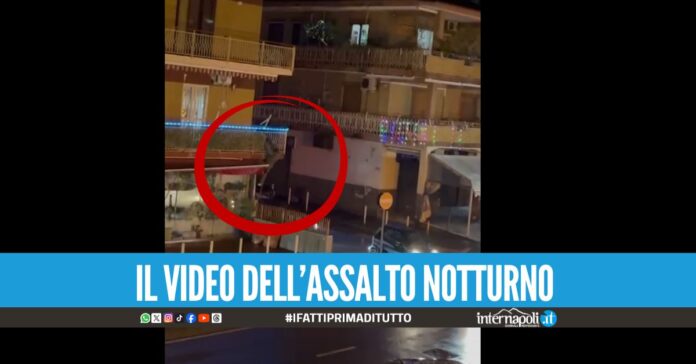 Furto in casa a Qualiano, ladro ripreso alla Vigilia di Natale