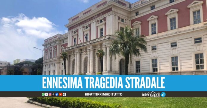 Incidente a Secondigliano, centauro morto dopo lo schianto