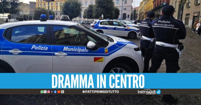 Si lancia nel vuoto a Napoli, morto dopo il terribile schianto