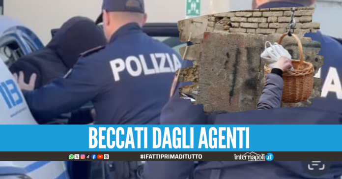 Droga calata col paniere a Napoli, arrestati due ventenni