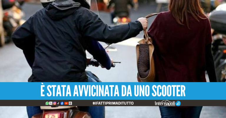 Paura a Napoli, 19enne trascinata per metri durante lo scippo: corsa in ospedale