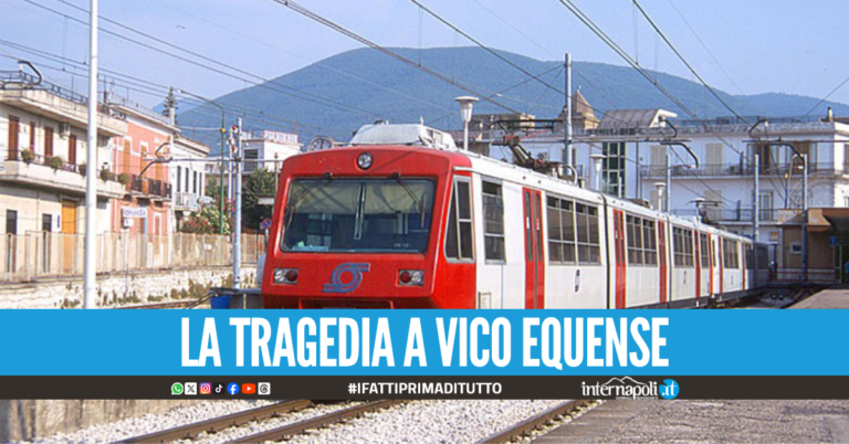 Travolto dal treno della Circum, identificata la vittima: è un 59enne di Pompei