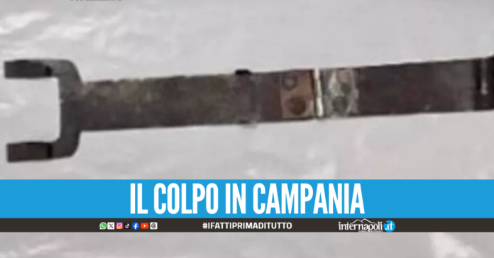 Assalto al bancomat con la tecnica della marmotta, banditi in fuga col bottino