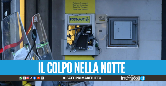 Assalto all'ufficio postale nel Napoletano, ladri fanno esplodere il bancomat