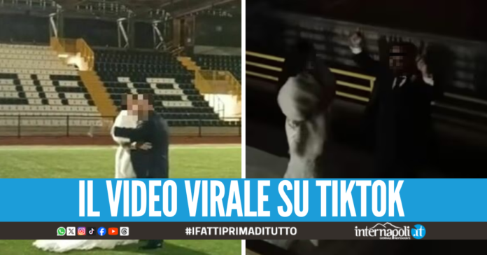 Gli sposi scattano le foto del matrimonio allo stadio di Torre Annunziata, il Comune denuncia la coppia