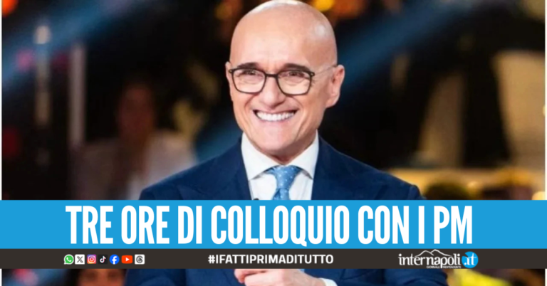 "Non ho fatto niente", Alfonso Signorini si difende dalle accuse di violenza sessuale