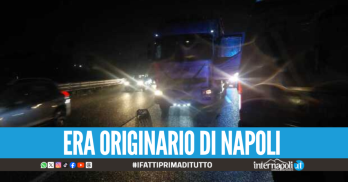 Perde il controllo del tir sull'A2, Carlo muore dopo lo schianto contro il guardrail