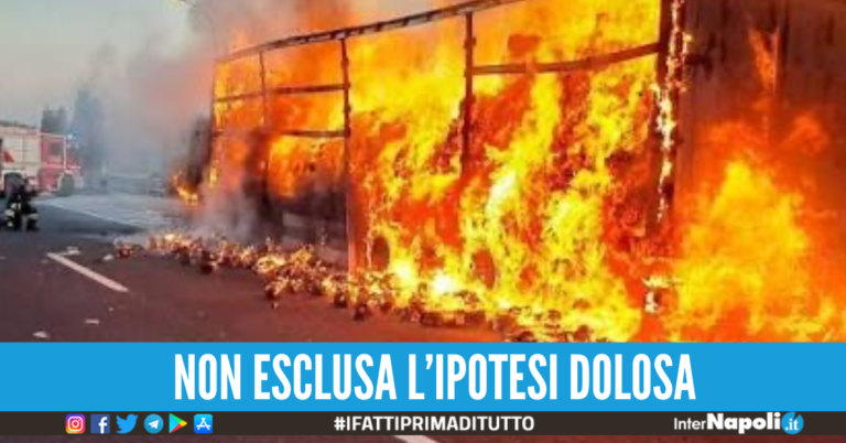 Paura a San Vitaliano, autocarro in fiamme nella notte: indagini in corso