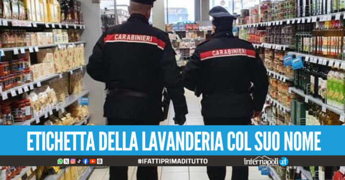 Melito. Lascia cadere giubbino dopo la rapina al market, incastrato dall'etichetta