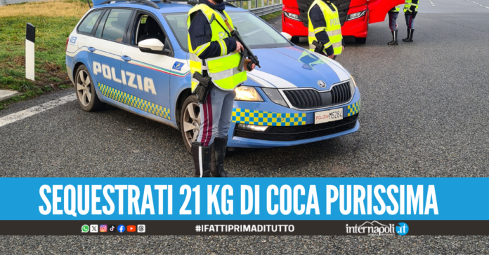 Smart imbottita di cocaina, inseguimento sull'A1 termina con un arresto nel Casertano