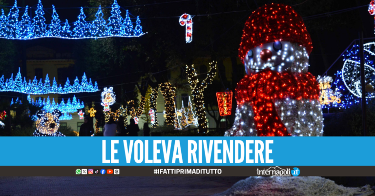 Rubò luminarie e palle di Natale ad Afragola, beccato e denunciato