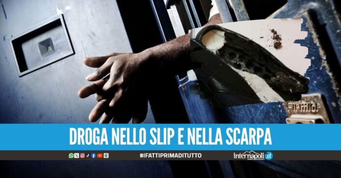 Vuole portare la droga allo zio detenuto, beccato 19enne di Caivano