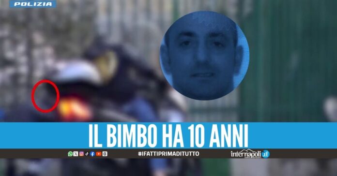 ”Ma che fai ti porti tuo figlio?”, il trucco del ras per lo spaccio a Scampia