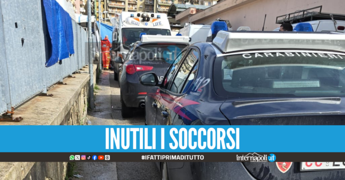 Tragedia al mercato di Fuorigrotta, uomo si accascia a terra e muore
