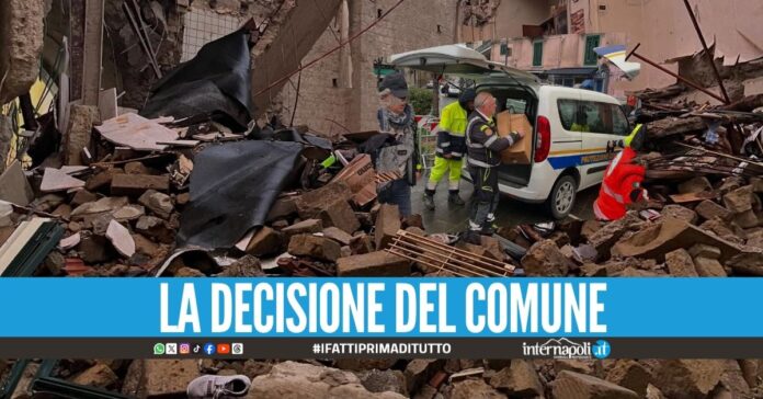 Crollo del palazzo a Casoria, sgomberate altre 13 famiglie