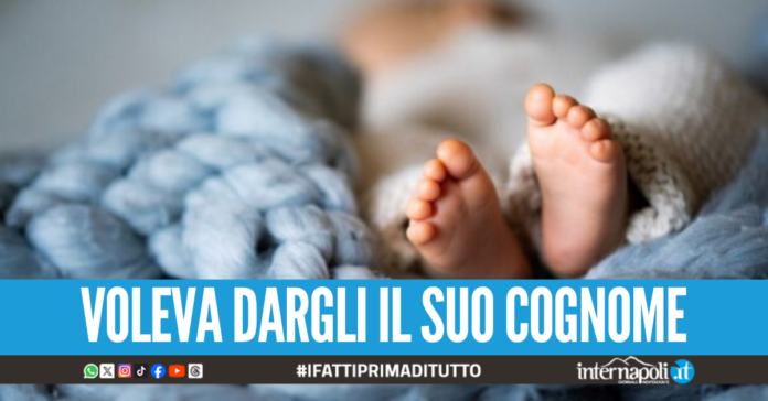 Nasce il figlio ma la madre non lo dichiara per settimane: 